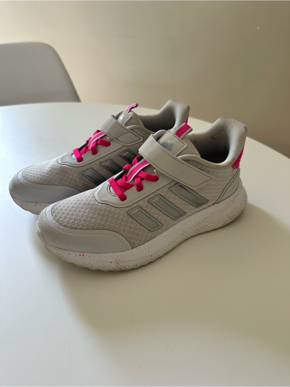 adidas Kids Light Gray Sneakers with Hot Pink Accents